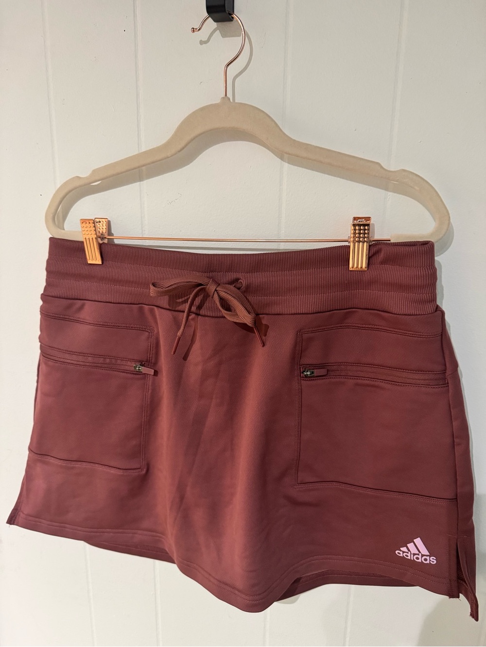 adidas Womens Mauve Athletic Skirt with built in shorts and multiple Pockets